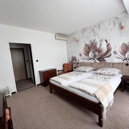Motel Na Zbojeckiej Skawa Экстерьер фото