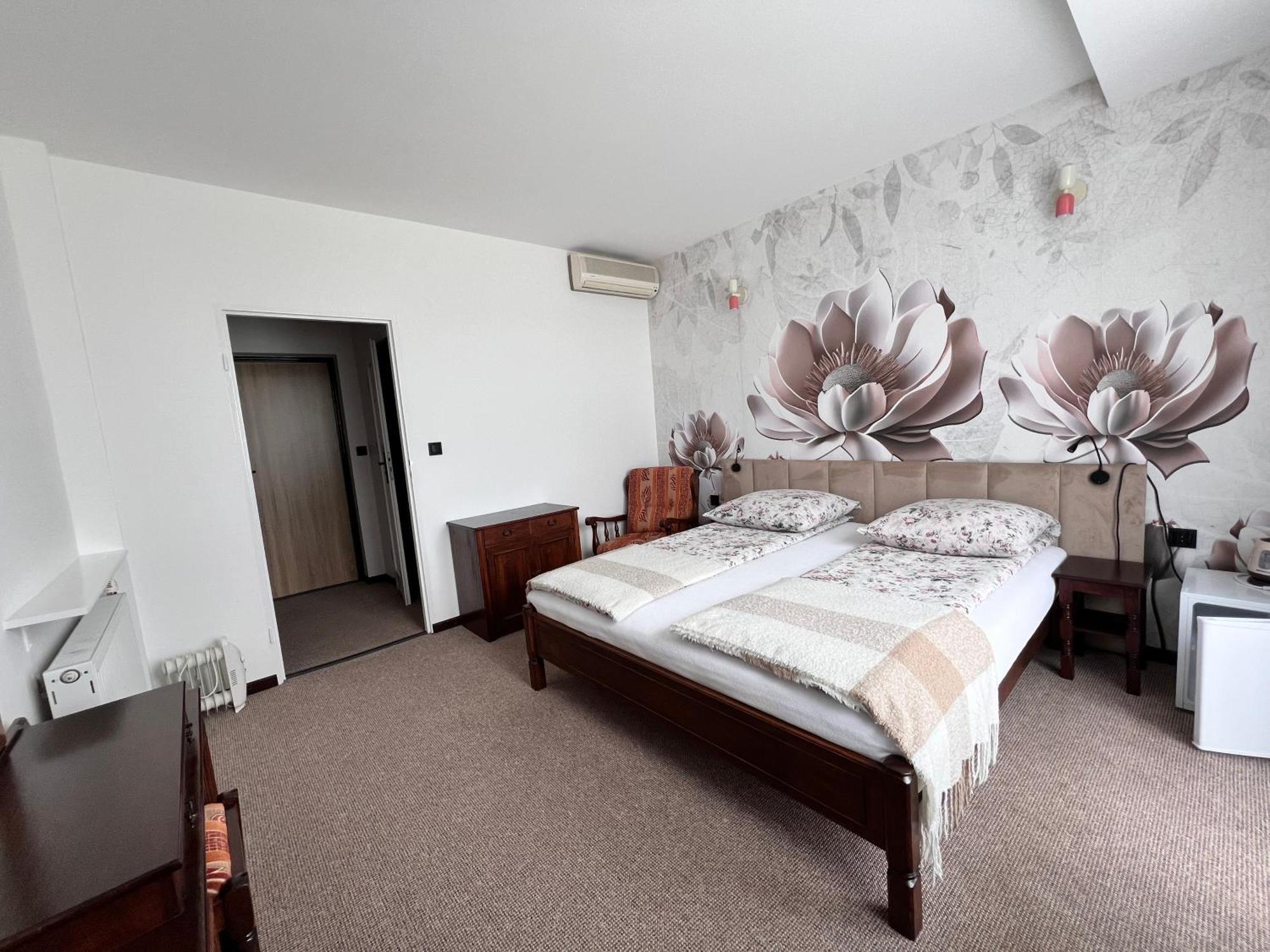 Motel Na Zbojeckiej Skawa Экстерьер фото
